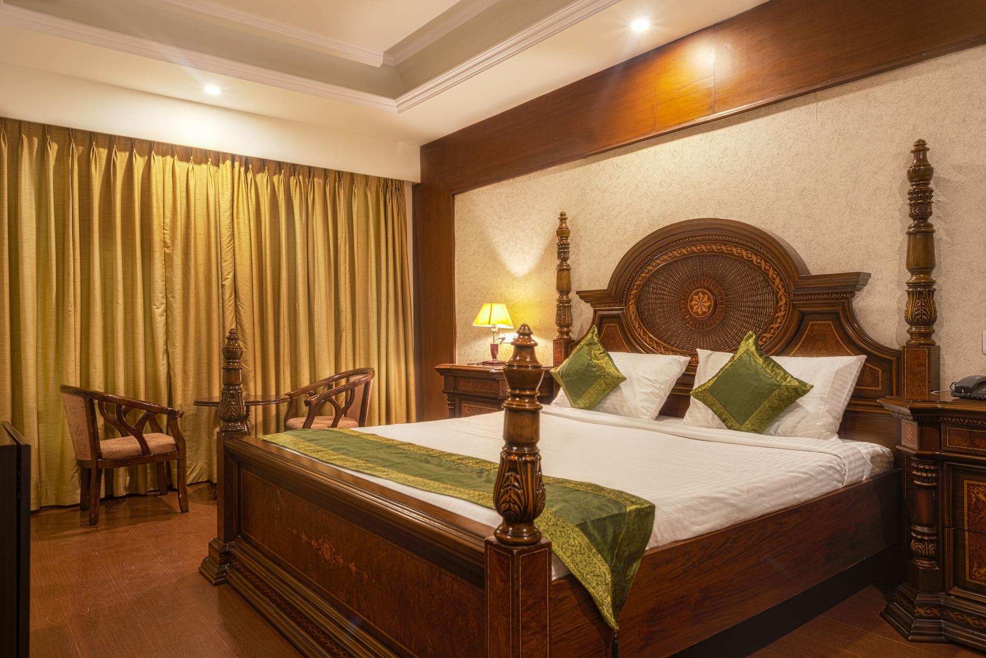 Treebo Trend Grand Plaza Nampally Hyderabad Exteriör bild