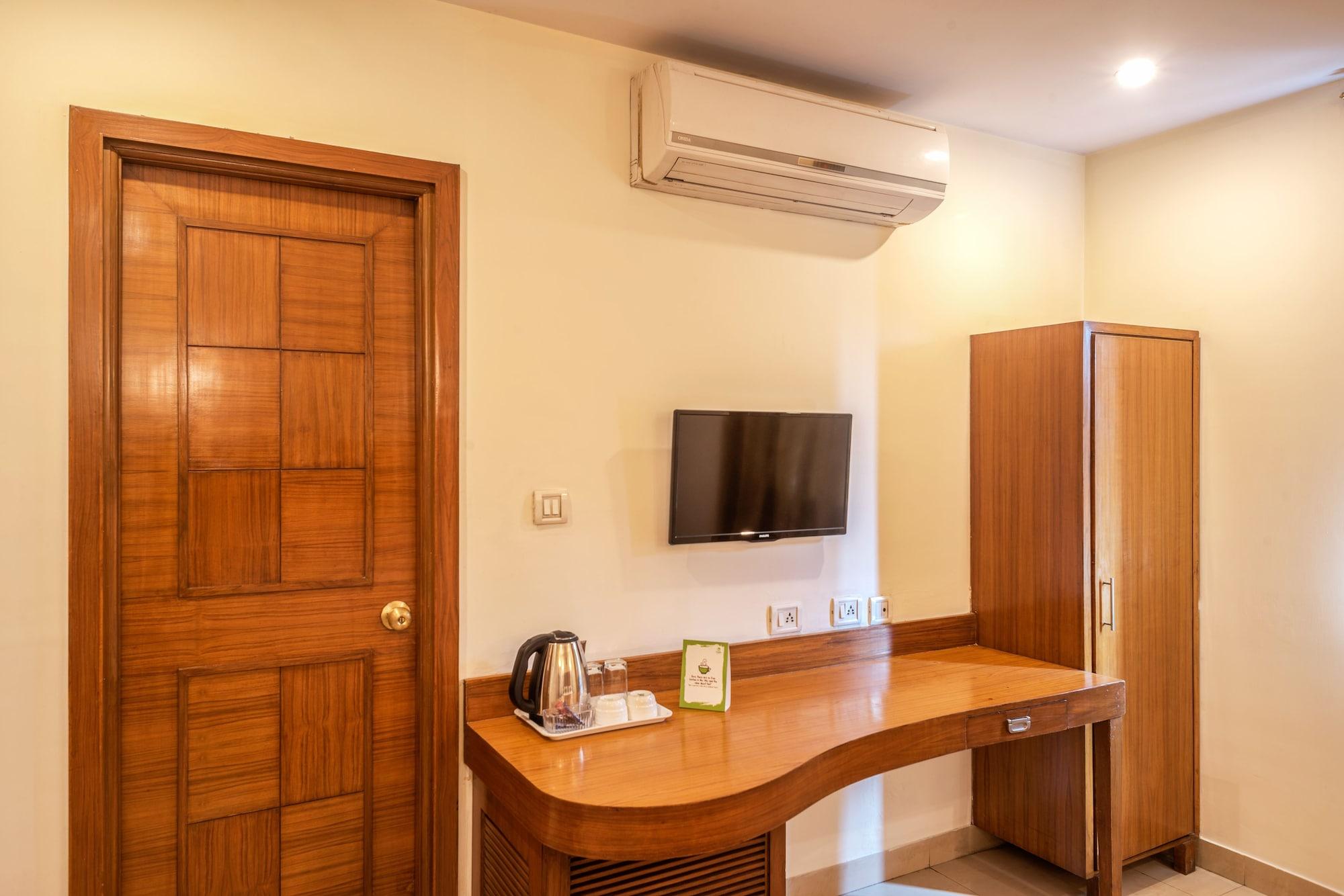 Treebo Trend Grand Plaza Nampally Hyderabad Exteriör bild