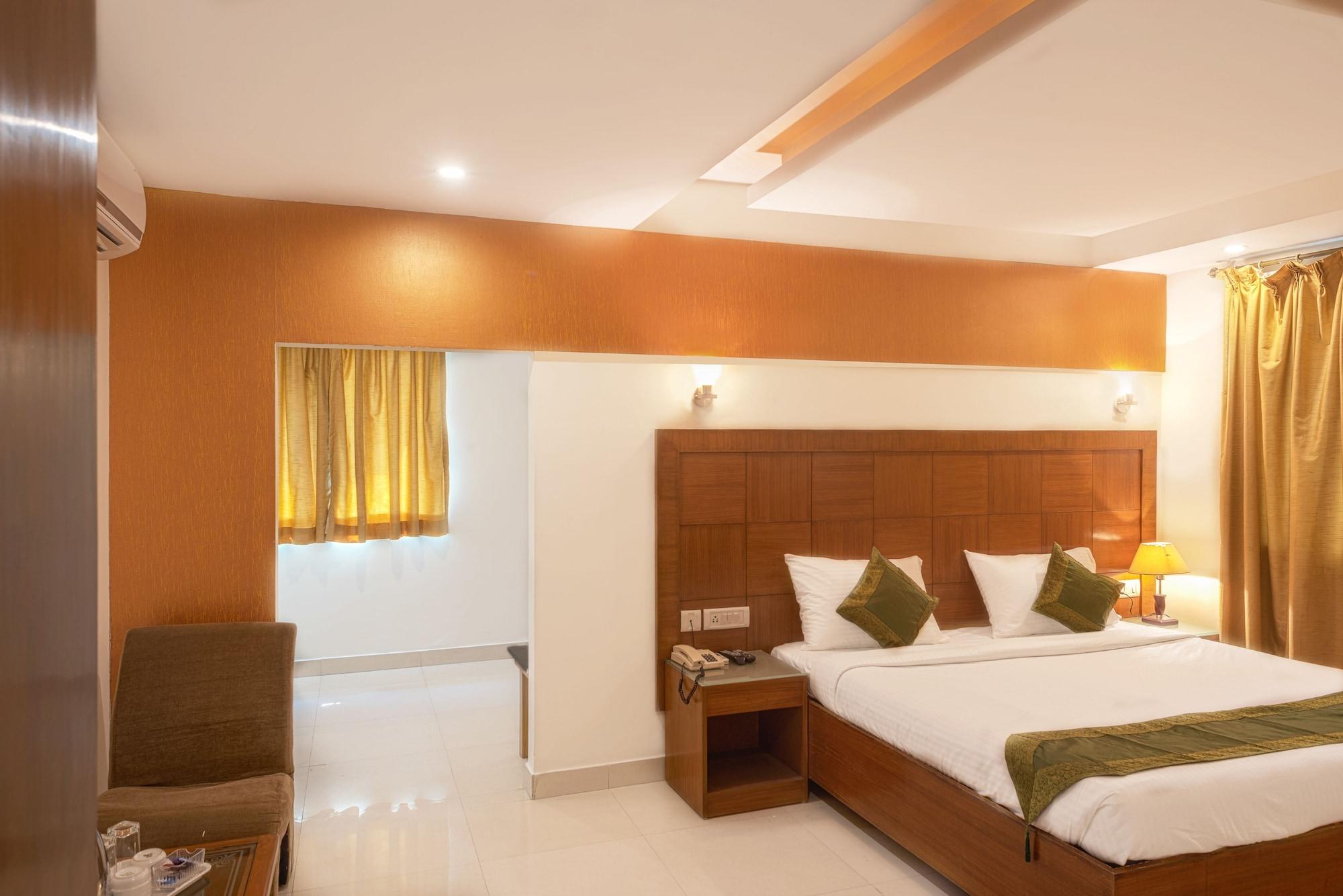 Treebo Trend Grand Plaza Nampally Hyderabad Exteriör bild