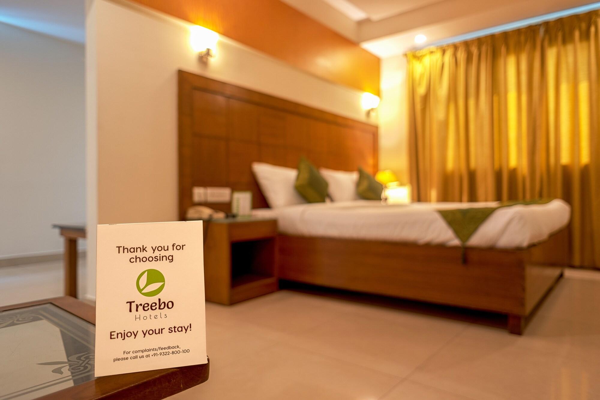 Treebo Trend Grand Plaza Nampally Hyderabad Exteriör bild