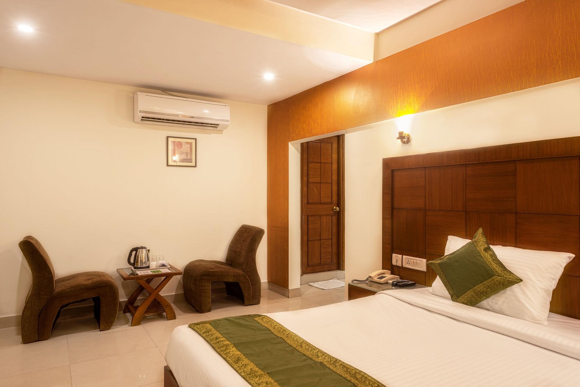 Treebo Trend Grand Plaza Nampally Hyderabad Exteriör bild