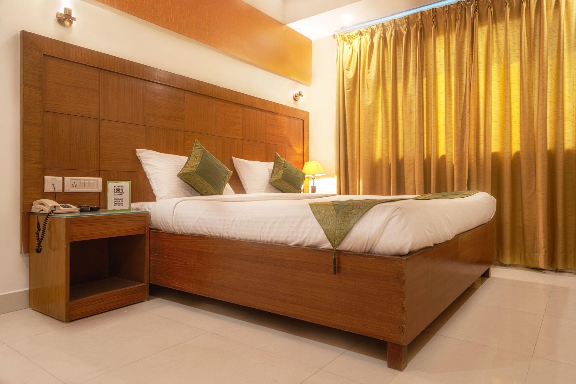 Treebo Trend Grand Plaza Nampally Hyderabad Exteriör bild