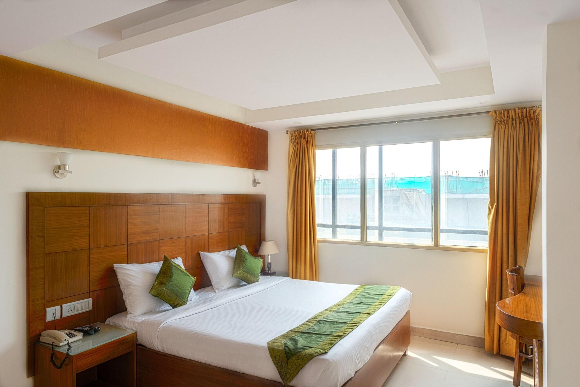 Treebo Trend Grand Plaza Nampally Hyderabad Exteriör bild