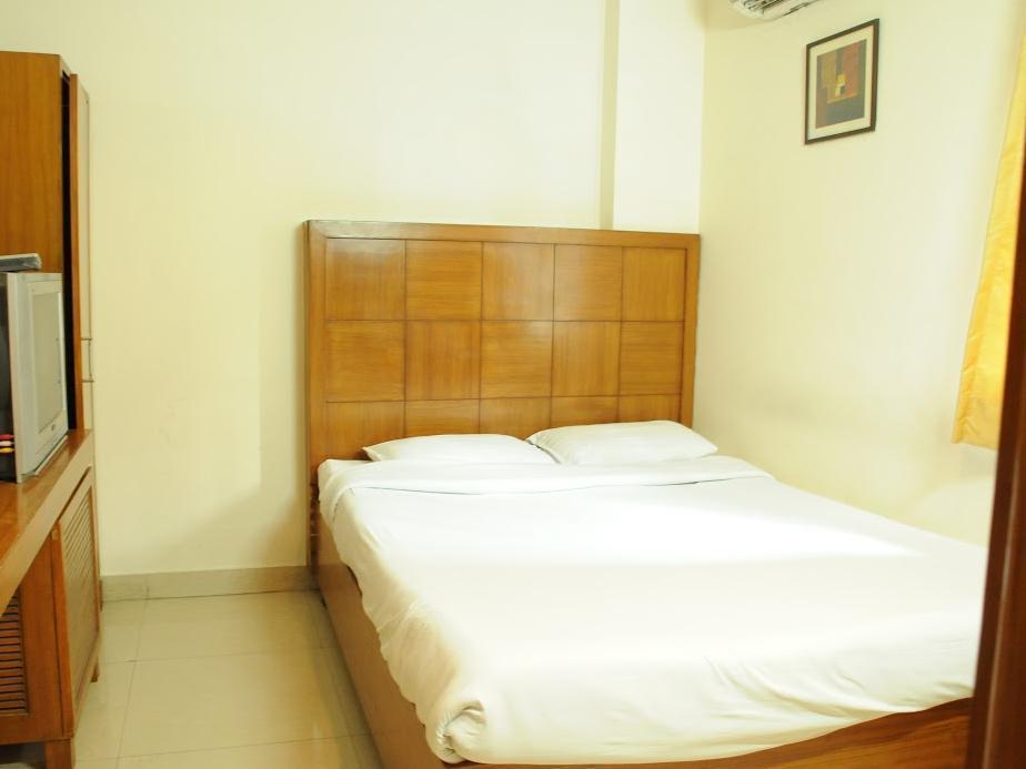 Treebo Trend Grand Plaza Nampally Hyderabad Exteriör bild